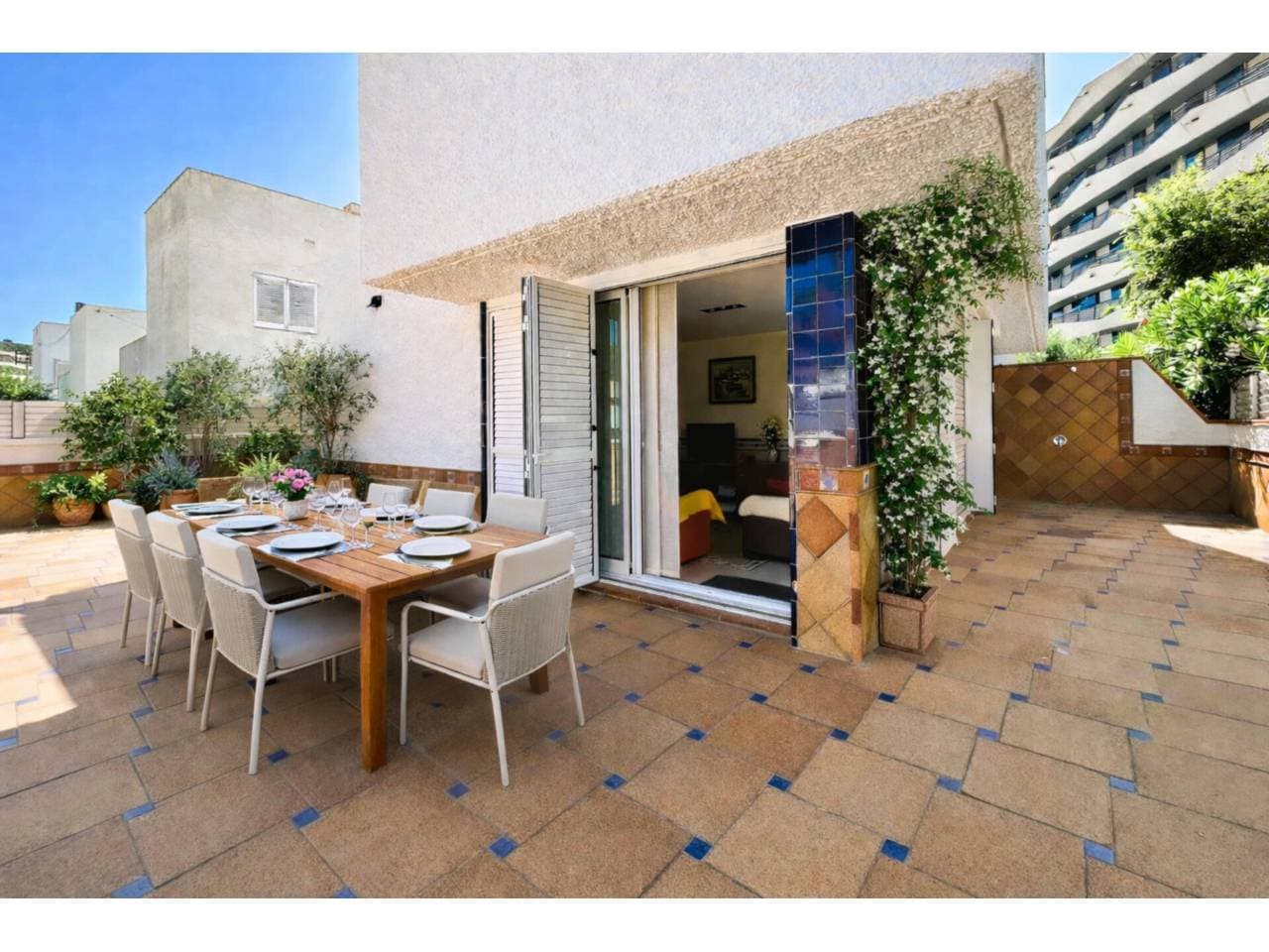 HOUSE IN THE CENTER OF L'ESTARTIT