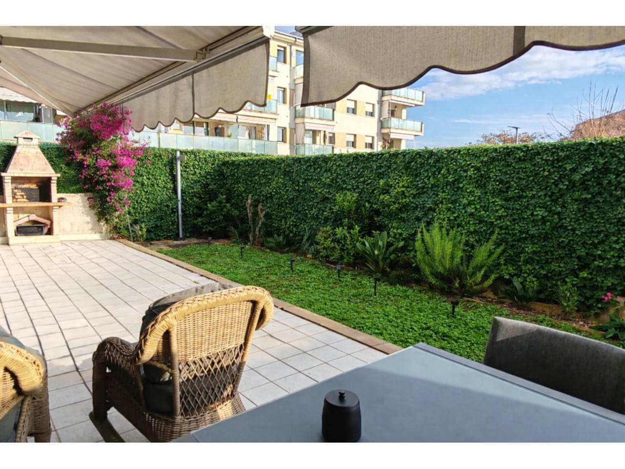 PISO CON JARDÍN EN VENTA EN DOMENY