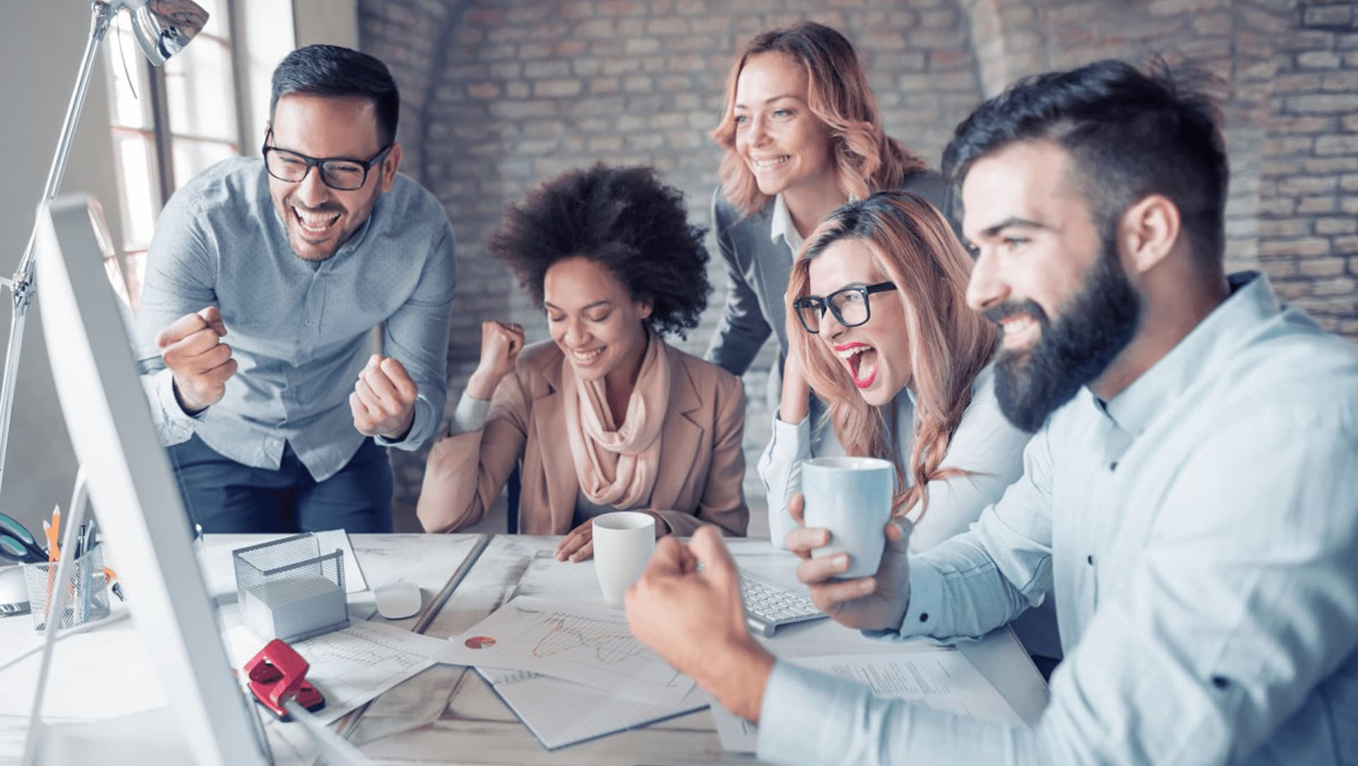 Más allá de la contratación