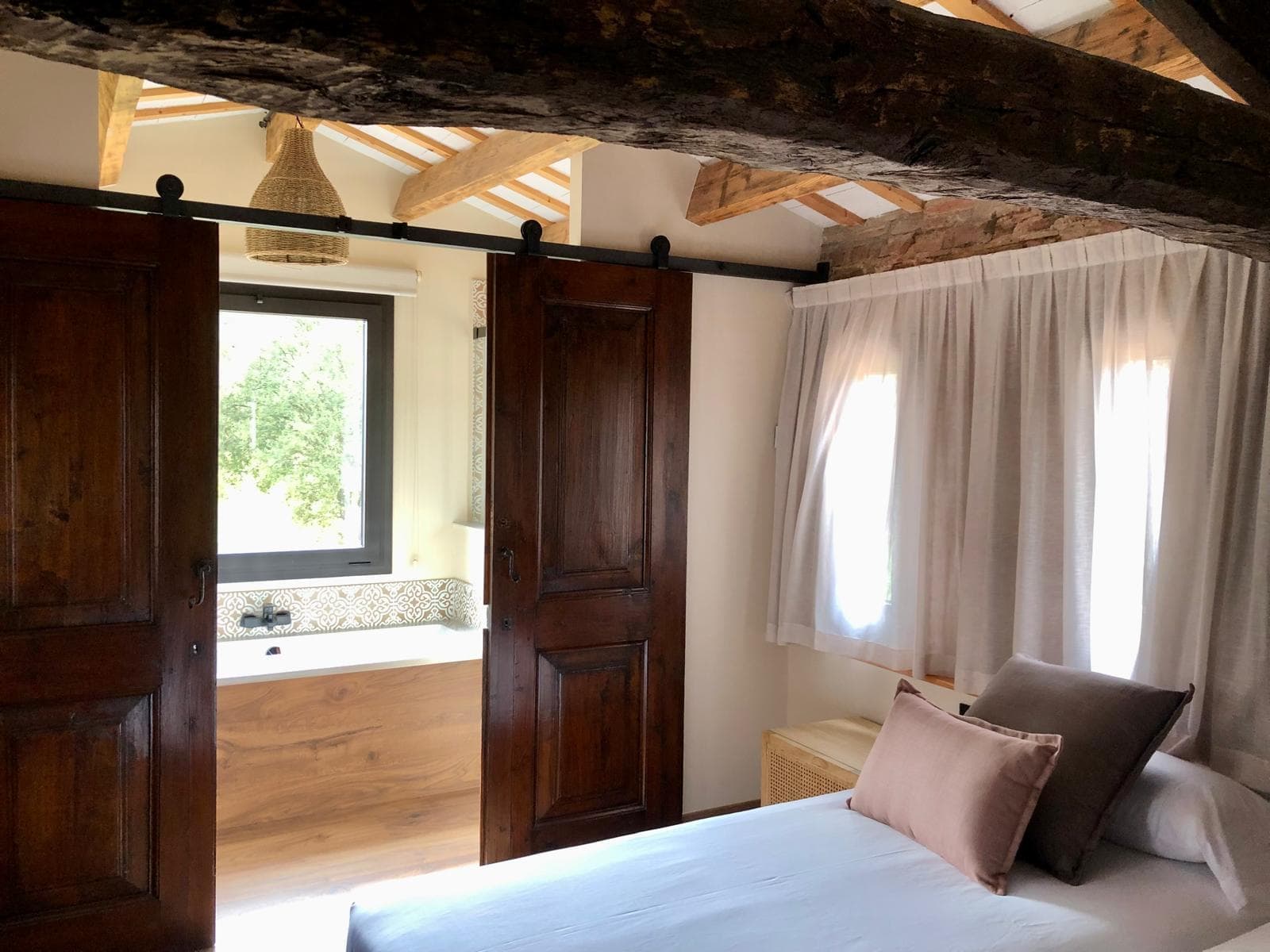 Rooms with private bathroom
