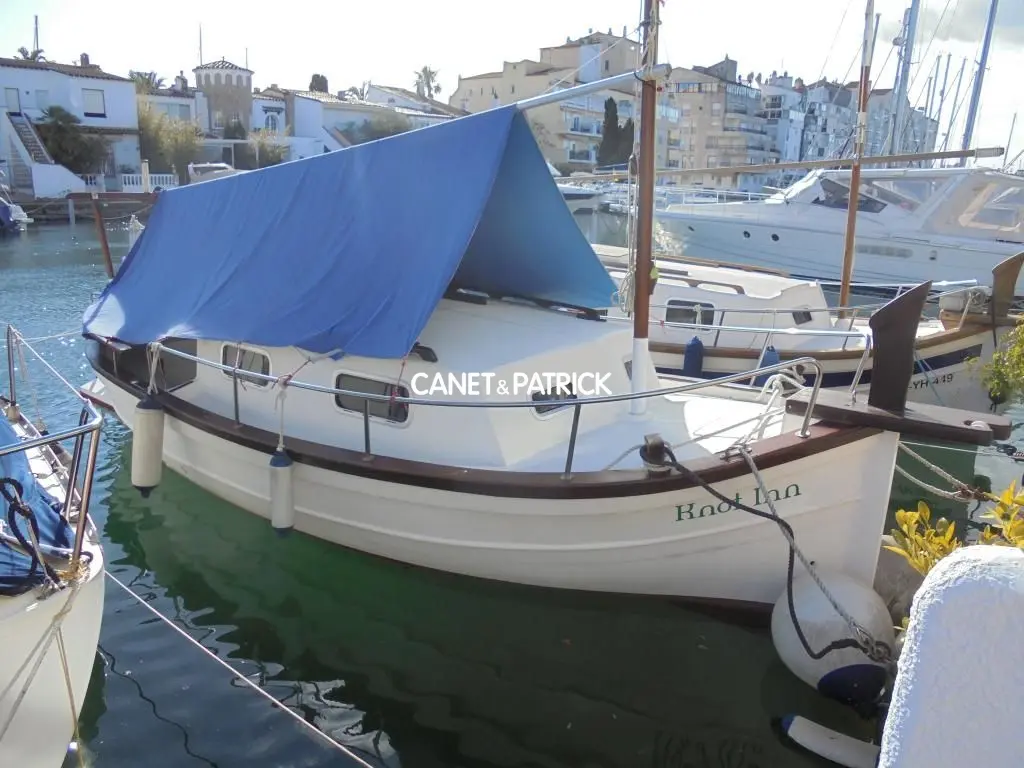 MENORQUIN 36 CABINADO