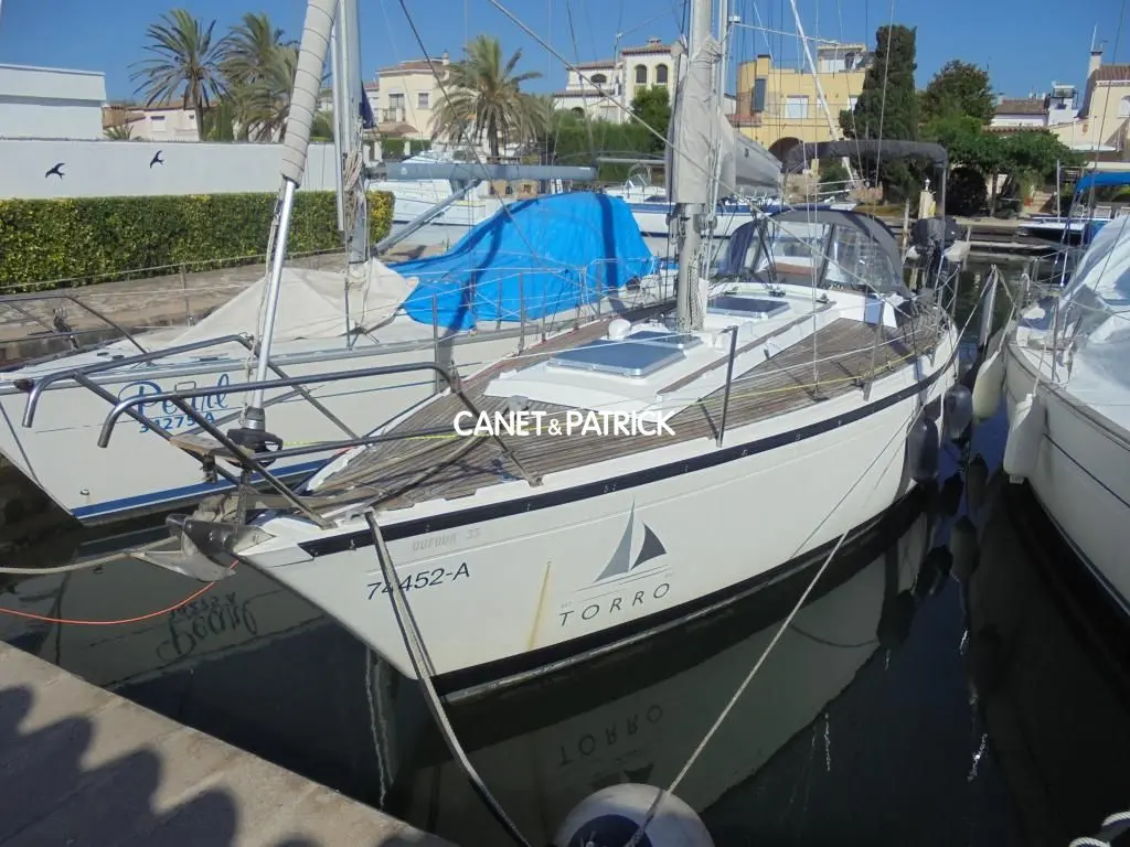 DUFOUR 35
