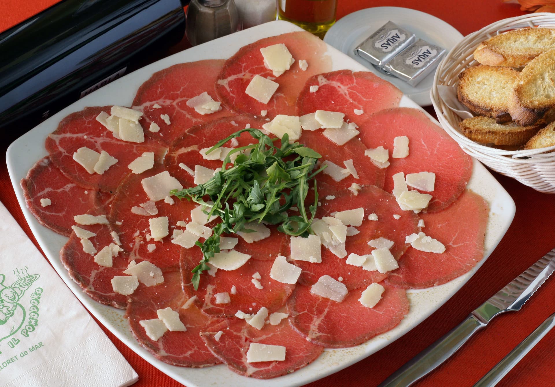 “Carpaccio” de vedella amb formatge parmesà