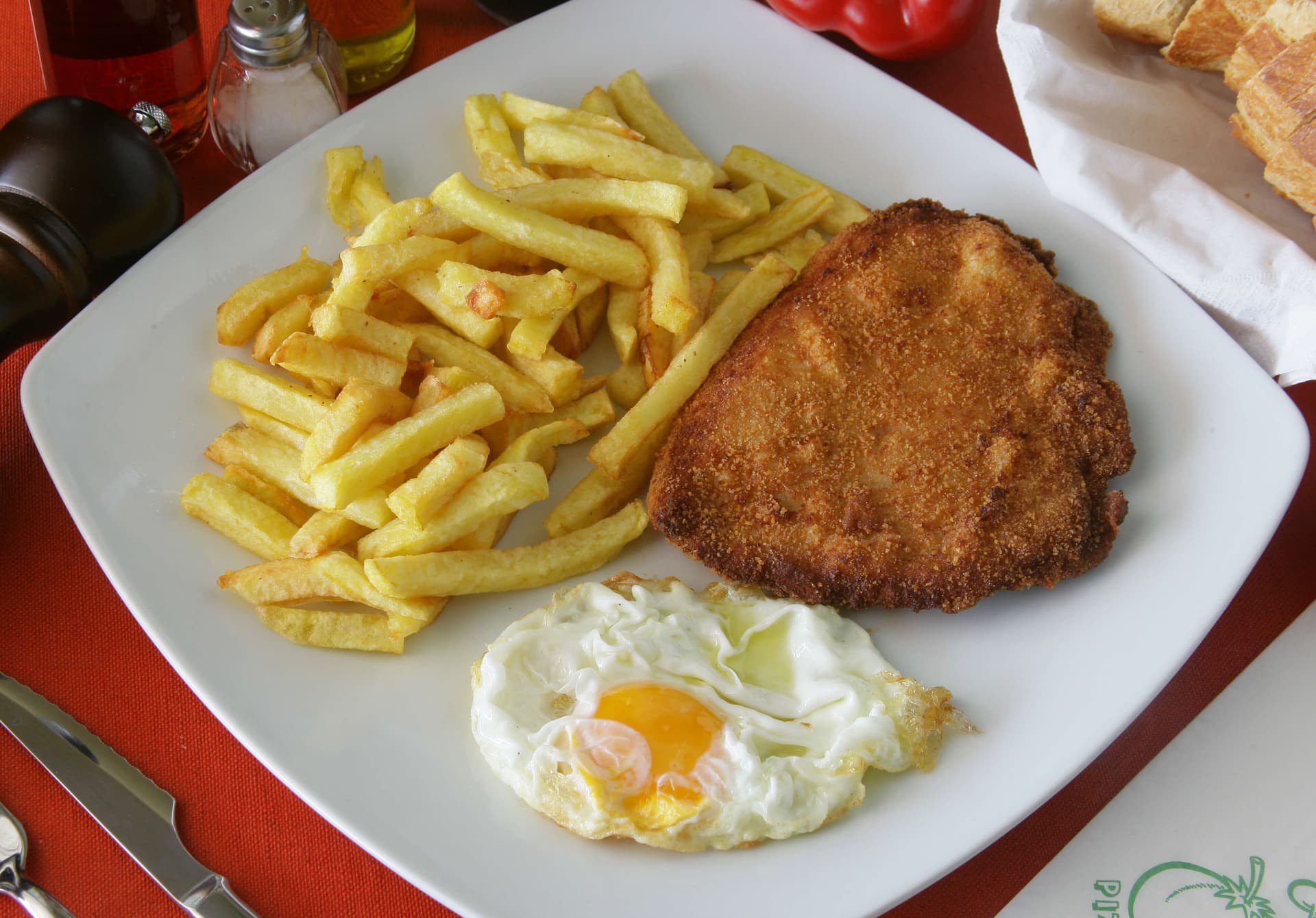 Escalopa milanesa amb ou i patates