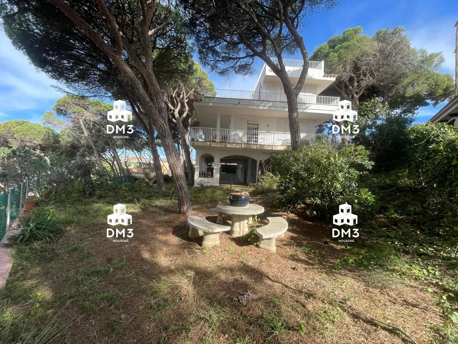 SPECTACULAIRE VILLA AVEC VUE SUR LA MER