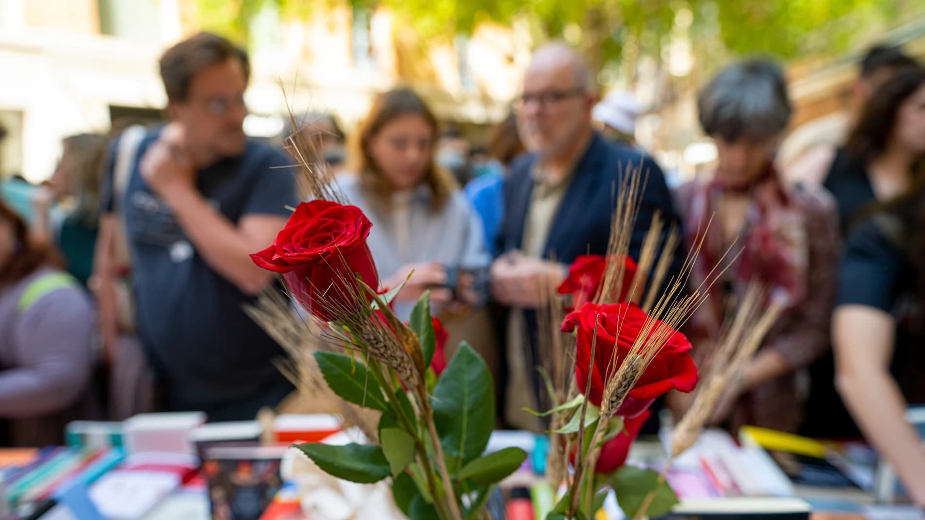 La leyenda de Sant Jordi: historia y tradición de uno de los días más especiales de Cataluña