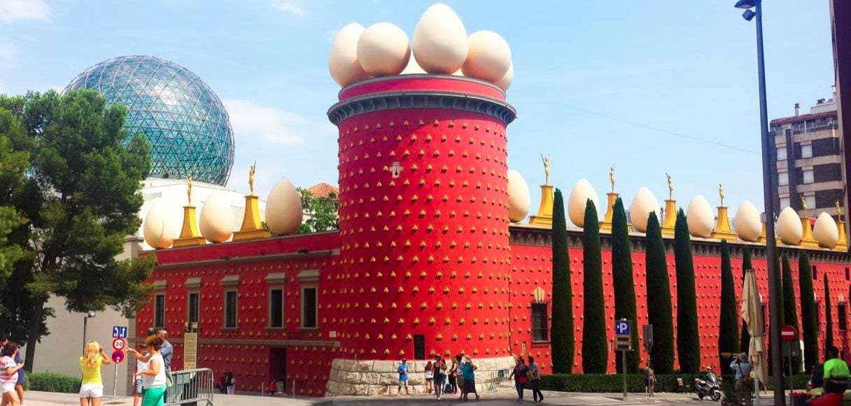 Desde Barcelona, Museo Dalí en Figueres y Girona