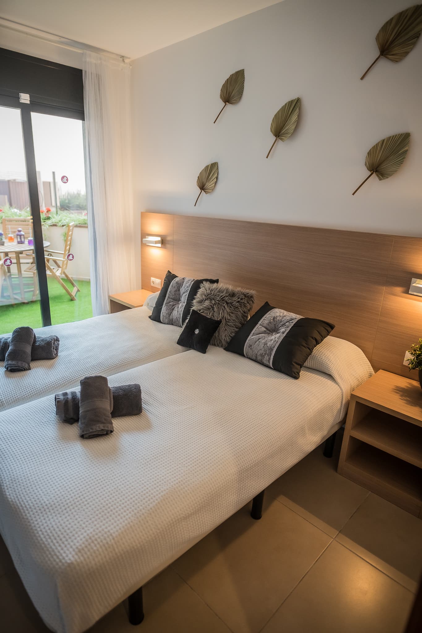 ABARÒS- Piso con terraza, piscina y parking en pleno centro- Lloret de Mar