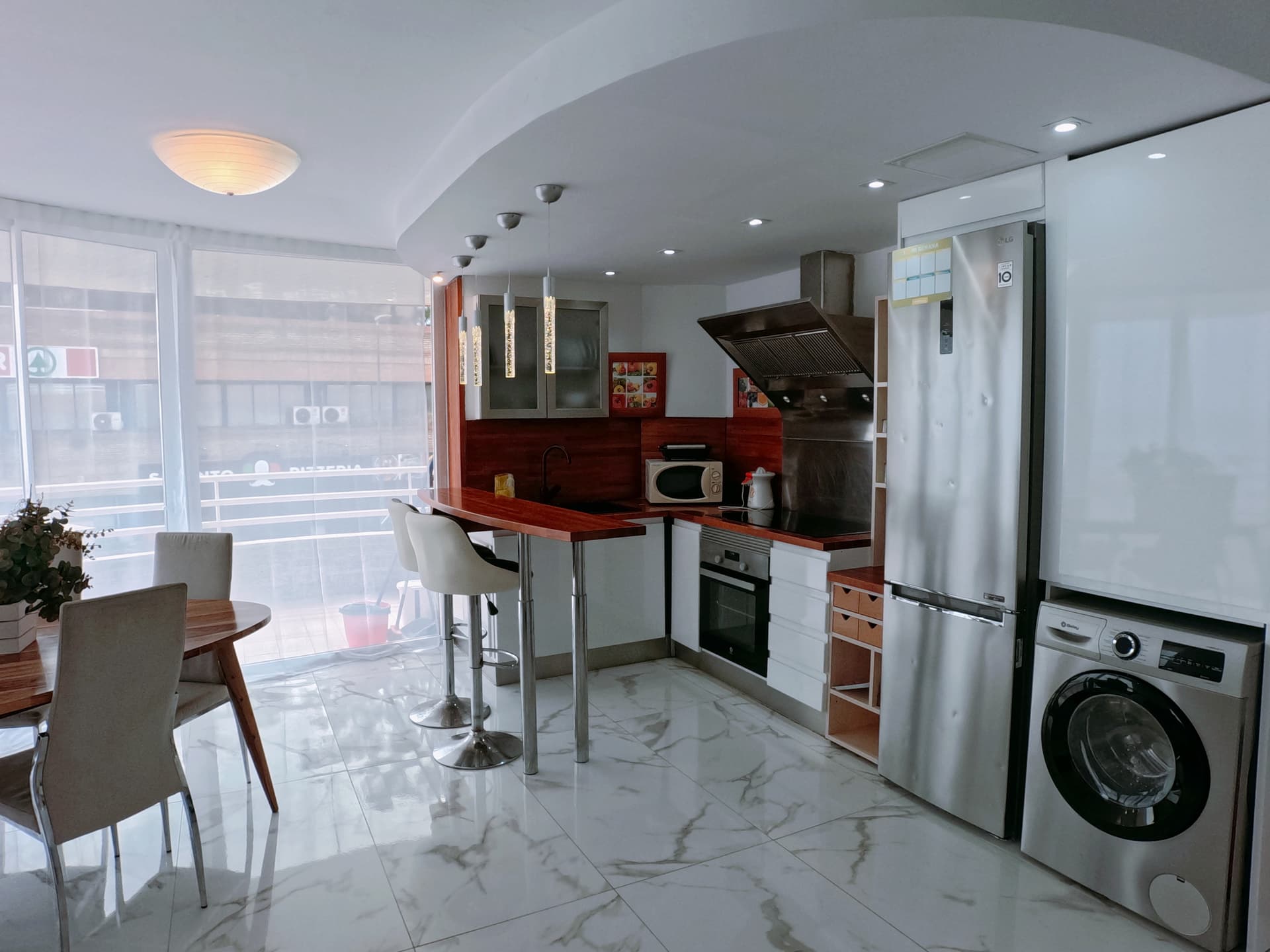 2C - Apartamento con terraza y vistas al mar