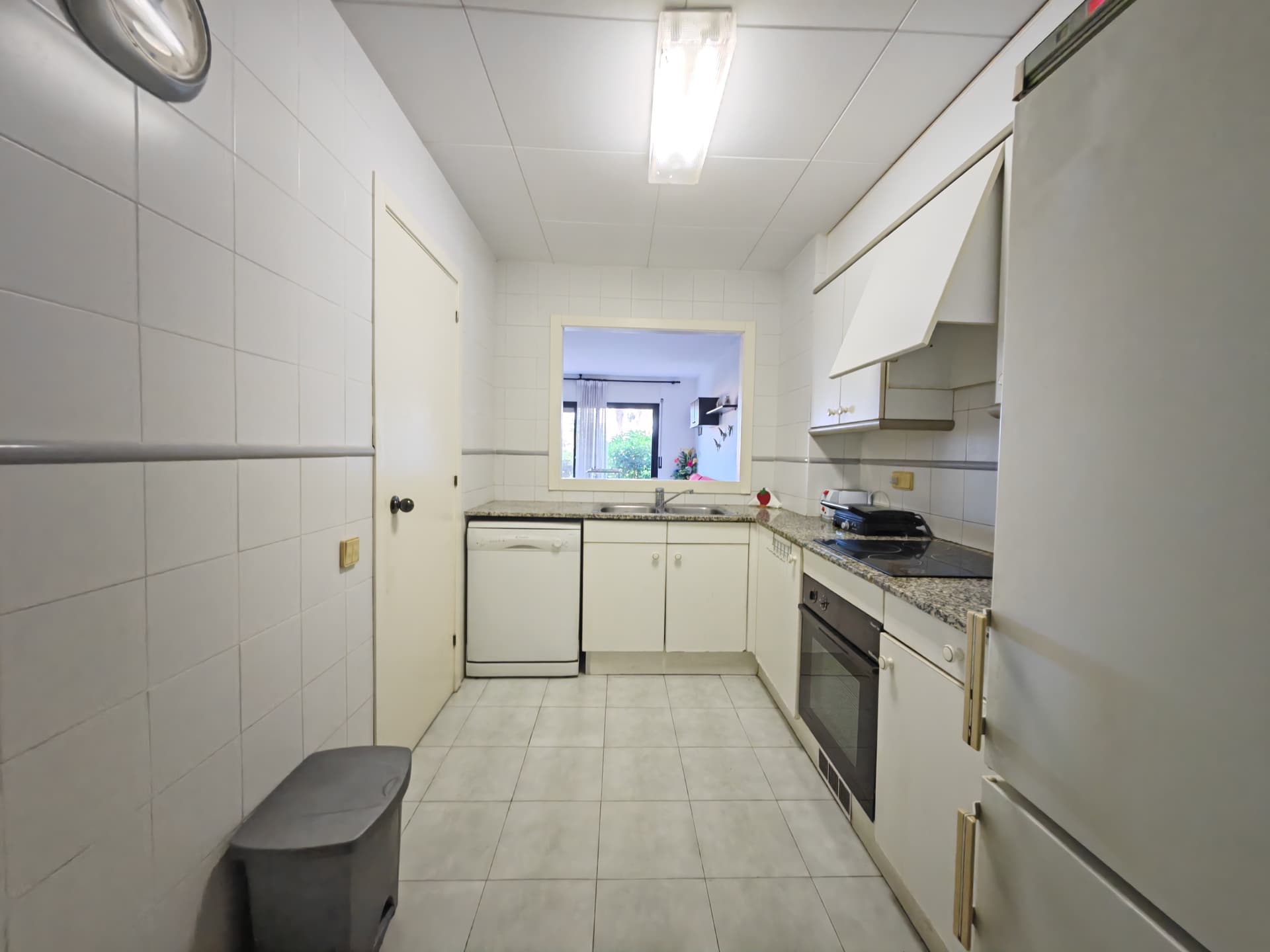 DM2- Piso con jardín privado BBQ y piscina comunitaria 