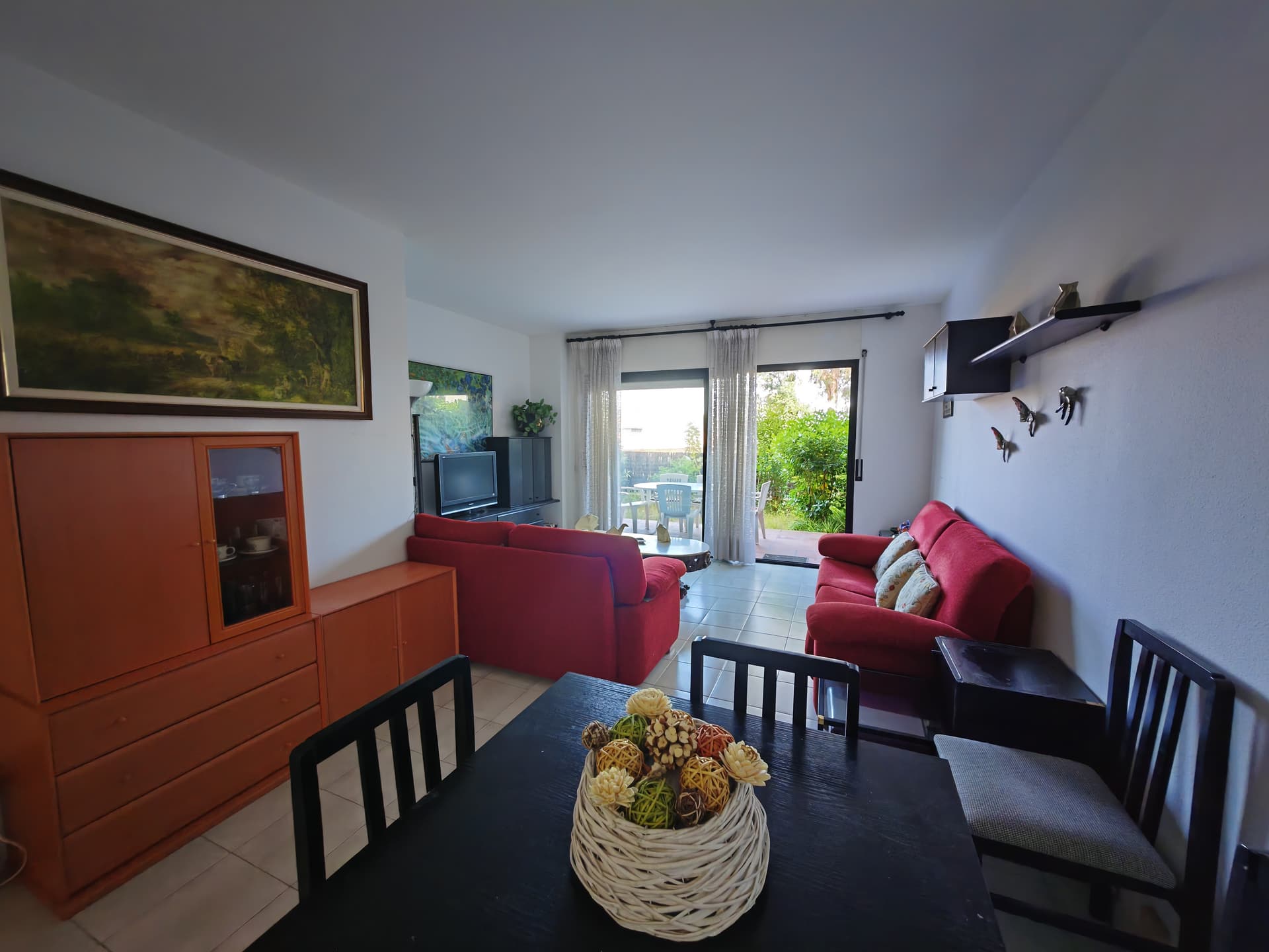 DM2- Piso con jardín privado BBQ y piscina comunitaria 