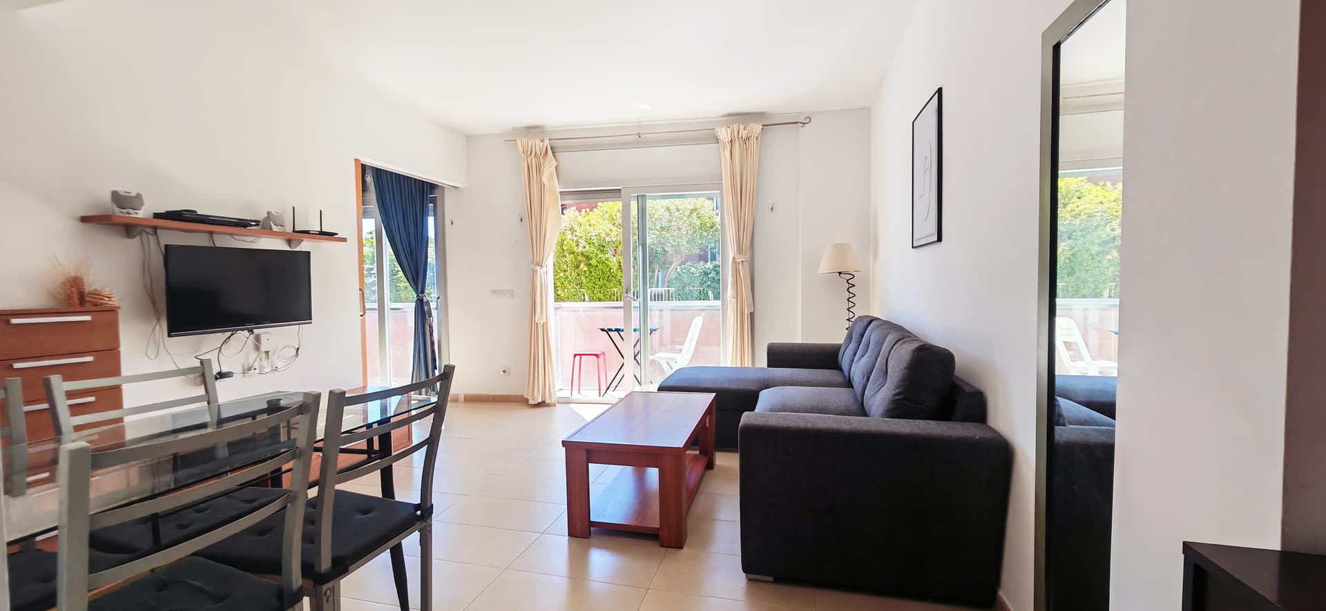 FORT - Apartment with side sea views, 150m from the beach