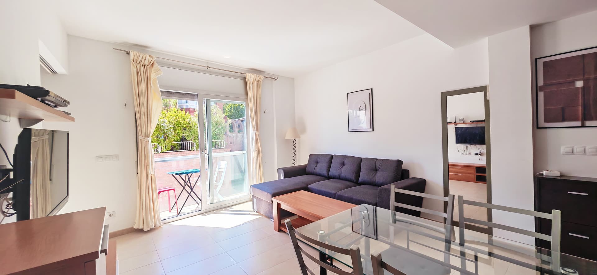 FORT - Apartment with side sea views, 150m from the beach