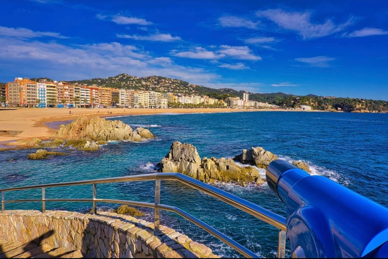 LOCAL EN VENTA EN PRIMERA LÍNEA DE MAR – LLORET DE MAR