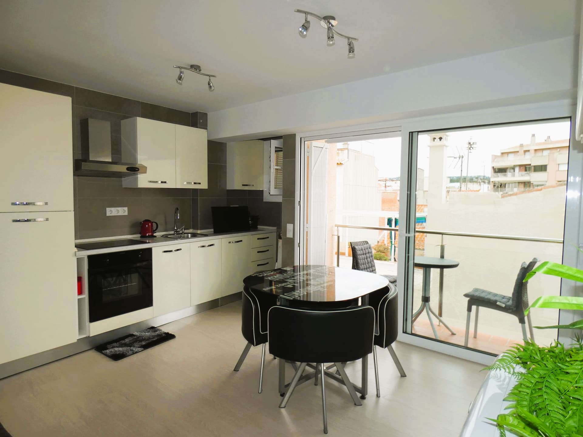 APARTAMENTO A 2 MINUTOS DE LA PLAYA