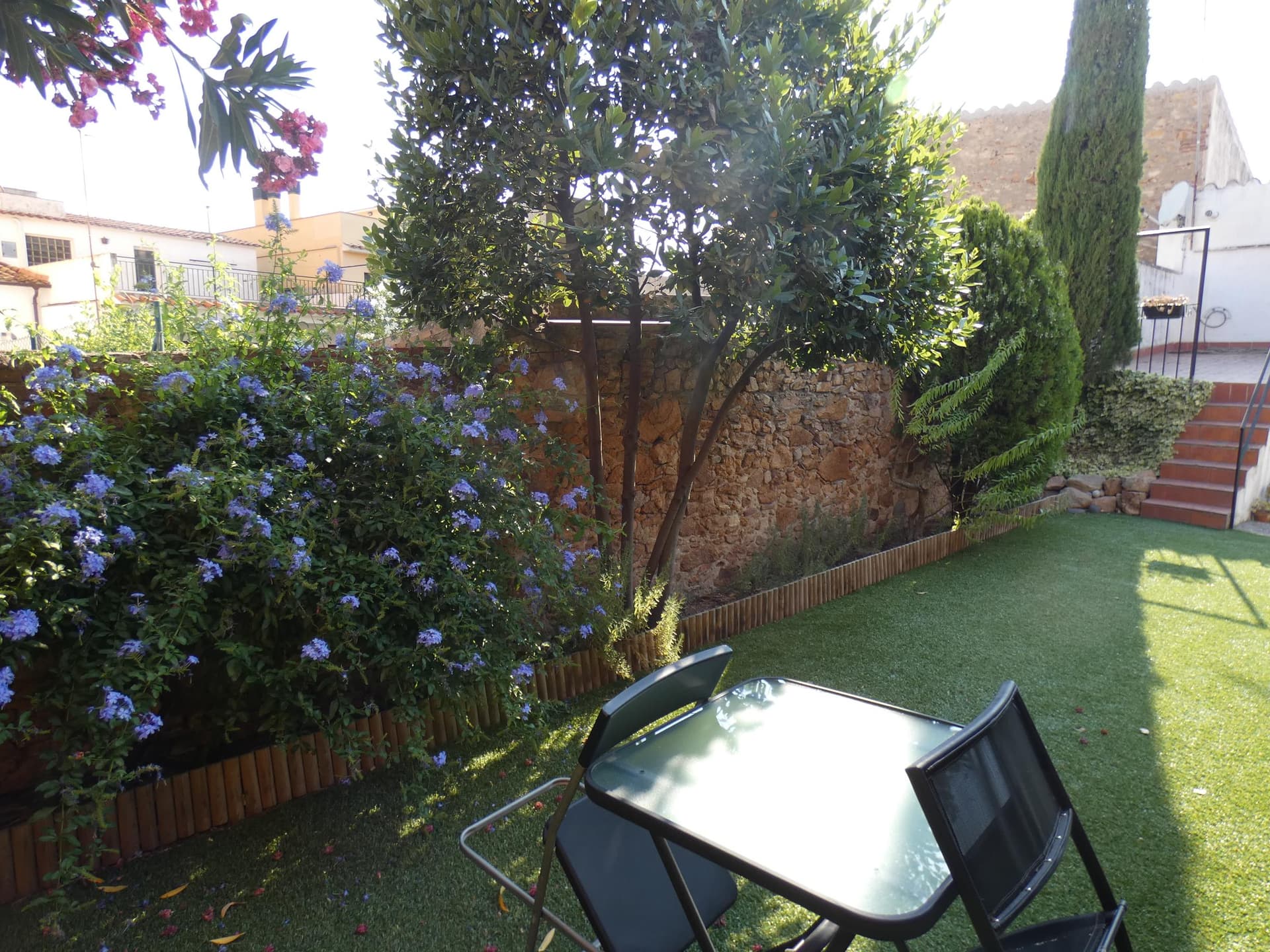 CASA A L'EIXAMPLE AMB JARDÍ A 10 MINUTS DE LA PLATJA