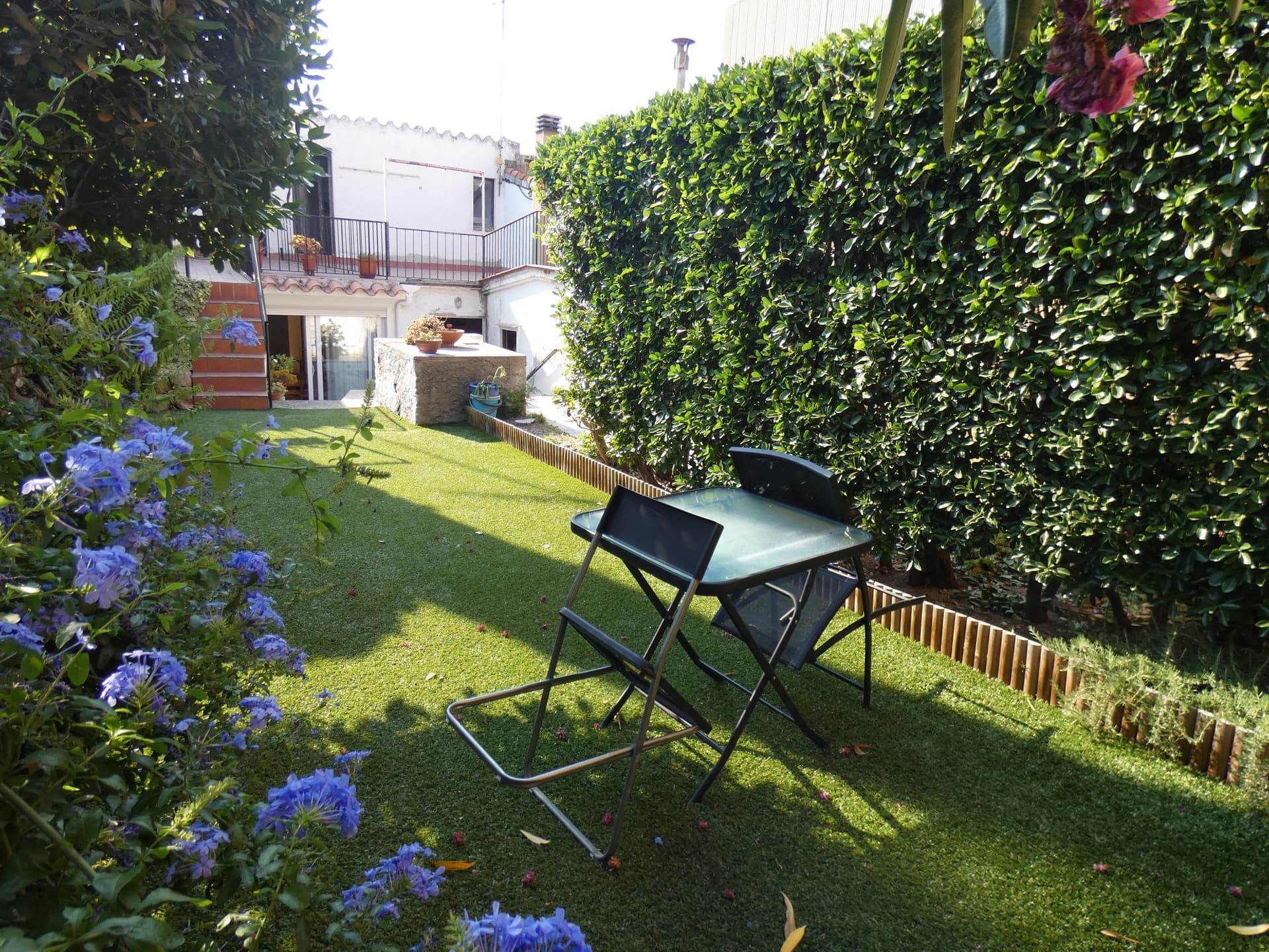 CASA A L'EIXAMPLE AMB JARDÍ A 10 MINUTS DE LA PLATJA
