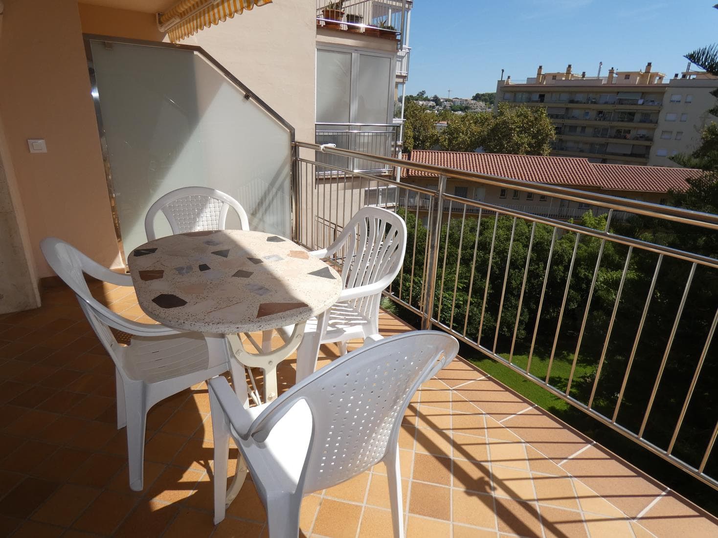 APARTAMENT A S'AGARÓ A 5 MINUTS A PEU DE LA PLATJA DE SANT POL