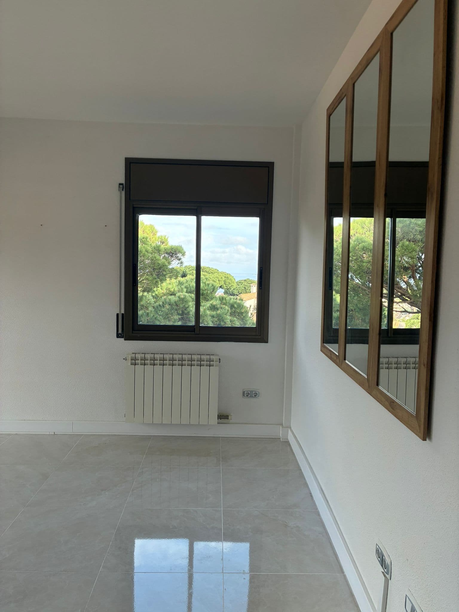 AMPLIO Y LUMINOSO PISO