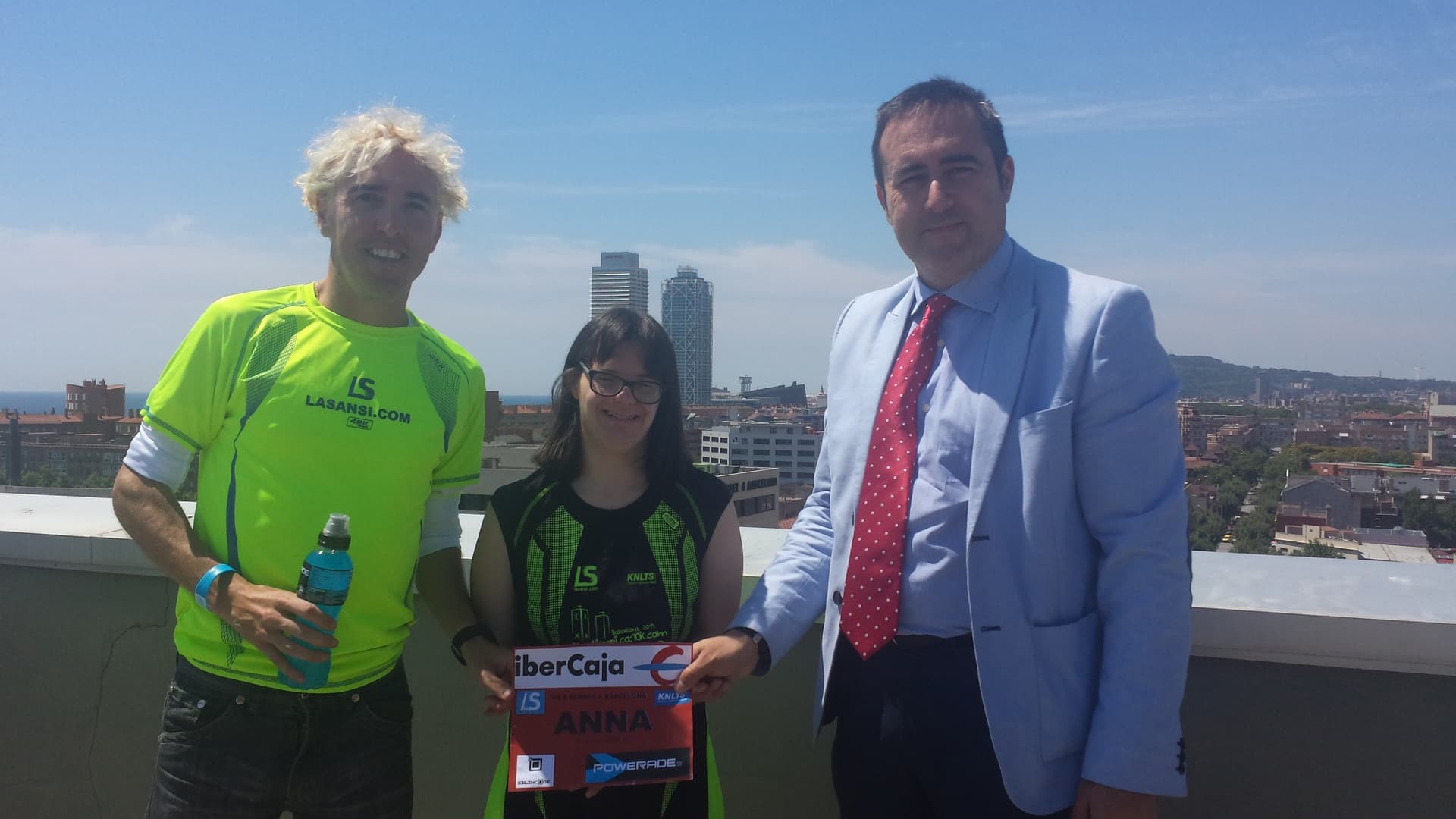 Img - Anna Vives presenta la camiseta de la XXIV Carrera Villa Olímpica