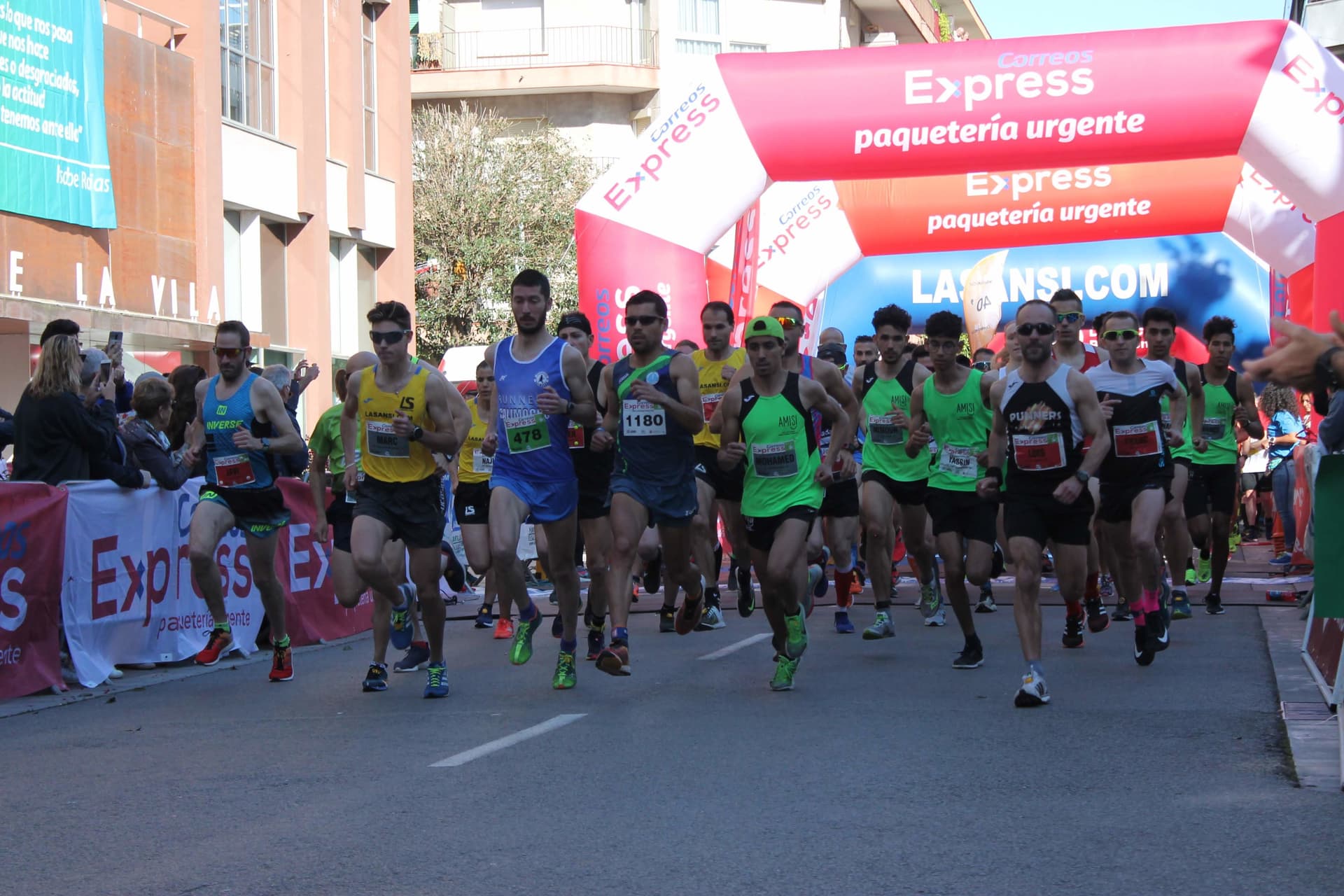 Img - Gran matinal en la 4ª carrera Correos Express Sant Adrià por la Ela con 1.265 inscritos solidarios