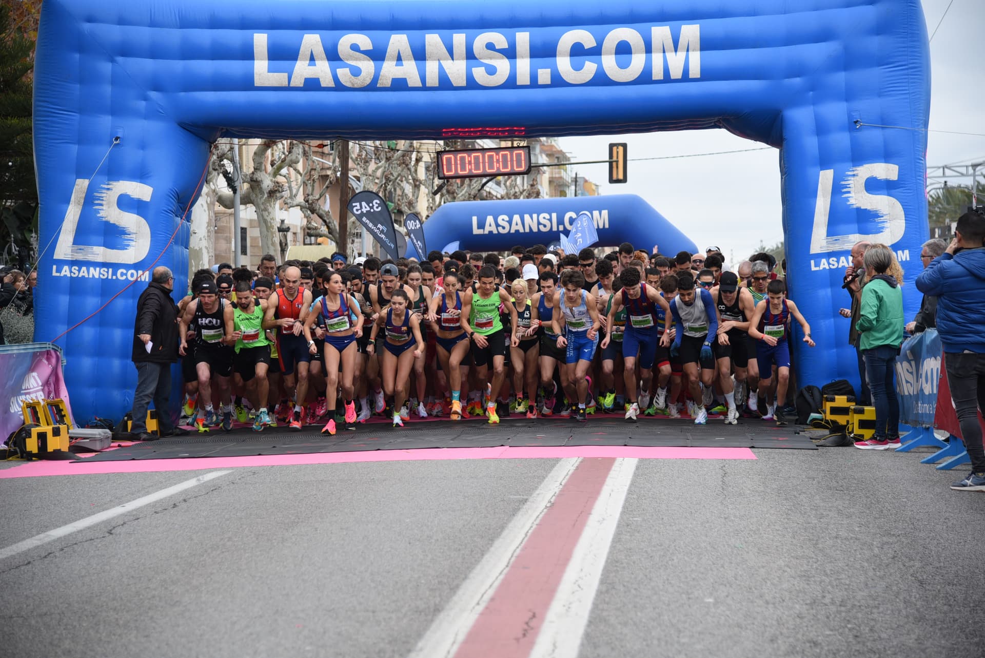 Img - éxito de la 45a Sant Silvestre del Masnou 