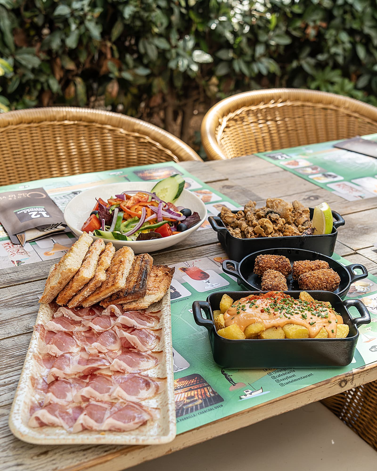 12 Lounge & Restaurant image 2