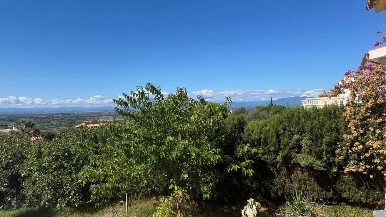 House with a private pool and spectacular views in Pau - Image 5