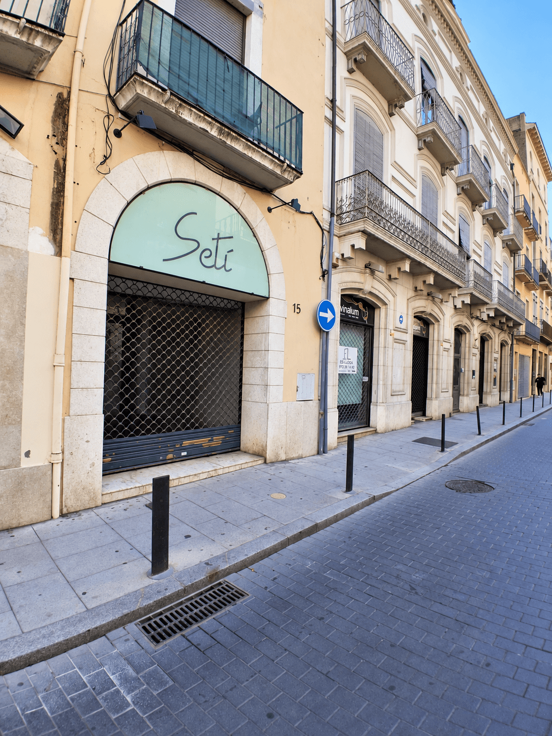 Local en Venta , Creu de la Ma – Rally Sur, Figueres - Image 1 - view mobile | fachada-de-seti-sin-cartel.png