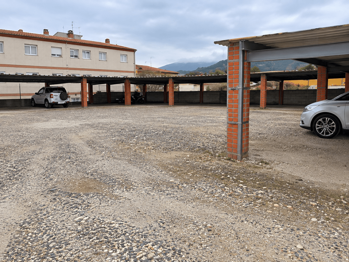 OPORTUNITAT A LA VILA DE LLANÇÀ — 800 m² - Image 2 - view mobile | imagen-de-chatgpt-30-sept-2026--16_22_35.png