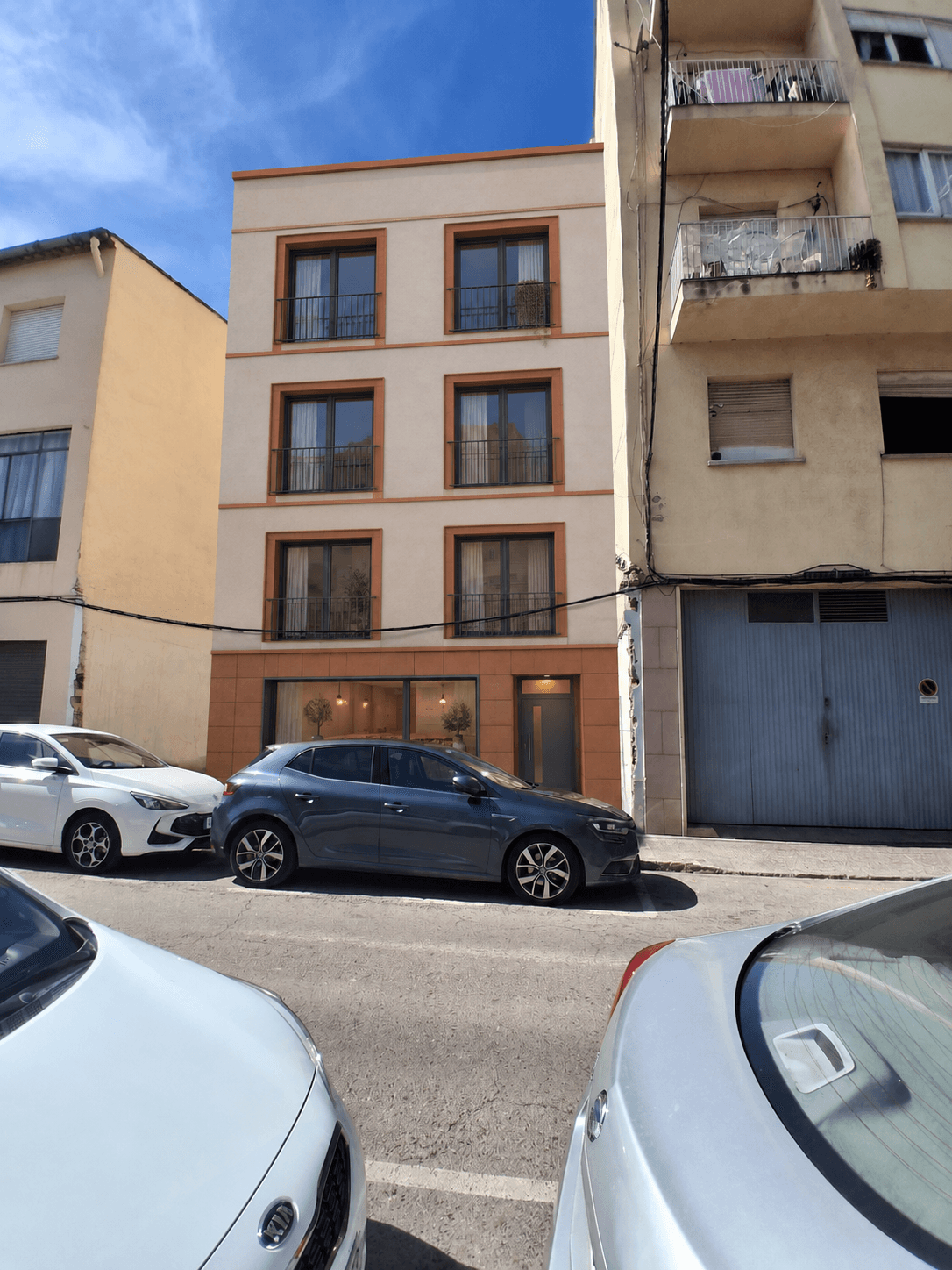 Solar a Girona: impulsa la teva pròxima promoció immobiliària - Image 3 - view mobile | visualisacion-ai-solar-girona-.png