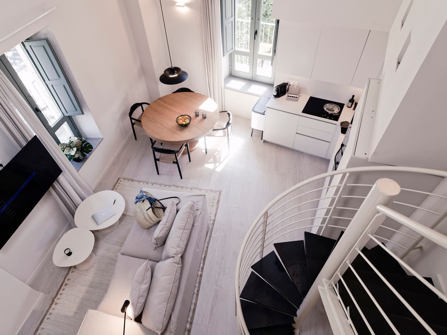 3.3-menjador-vista-aerea-casa-bellaire.jpg
