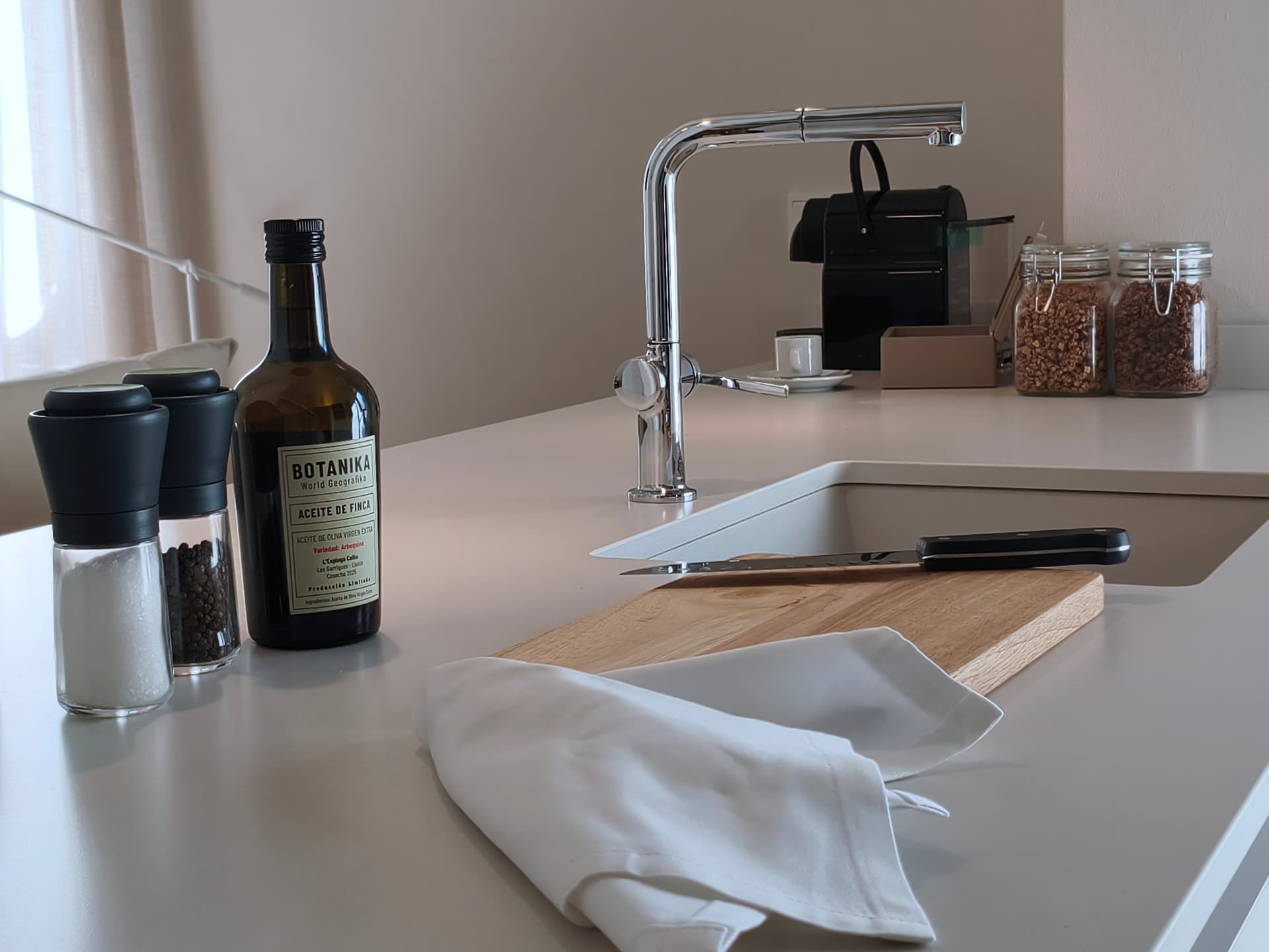 3.4-cuina-detall-casa-bellaire.JPG